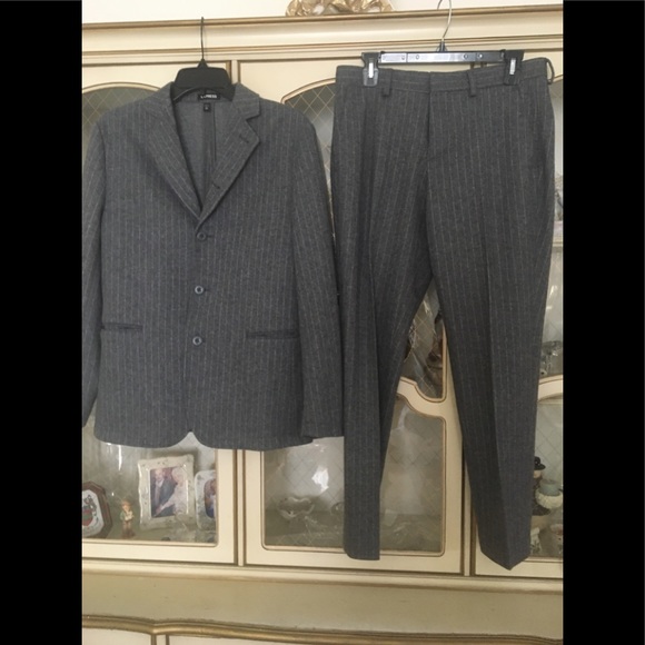 Express men’s gray striped suit size 36S/29-30